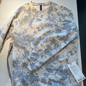 City sweat crew. White and grey. Size medium. Never worn. Brand new!